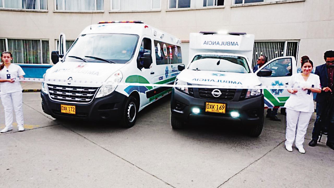 Dos modernos vehículos para el transporte de pacientes fueron entregados para Duitama y Santa Rosa.