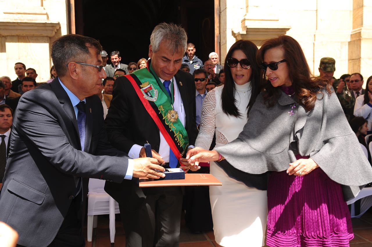 El 30 de diciembre de 2015 la alcaldesa Constanza Ramírez entregaba el mandato a Alfonso Silva Pesca.