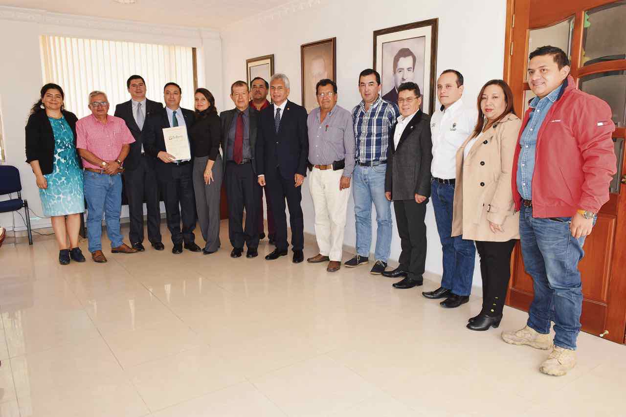 En la Cámara de Comercio de la ciudad se cumplió el acto oficial de entrega de la marca ‘Duitama Ciudad’, con el alcalde Alfonso Silva.