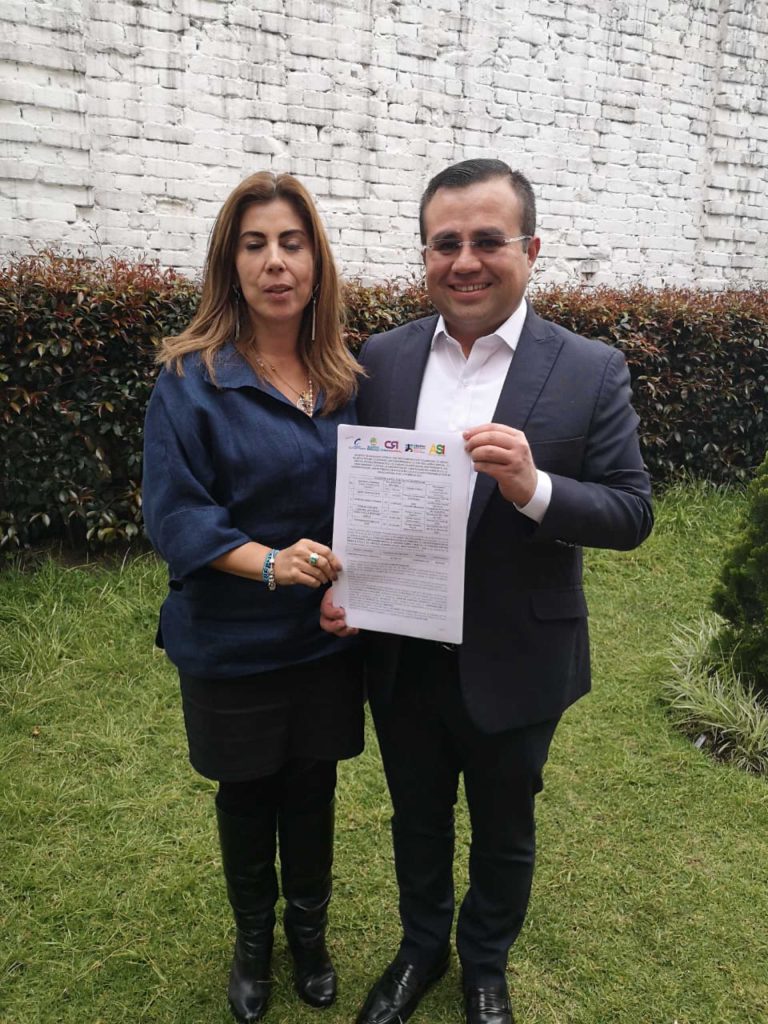 Jonatan Sánchez recibiendo aval