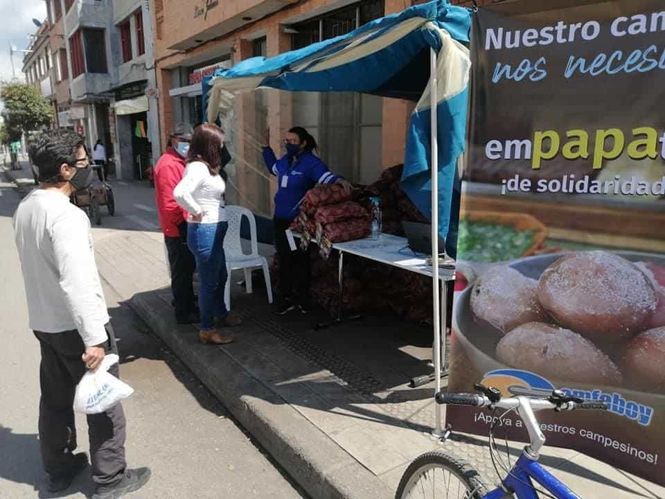 Ya cientos de afiliados a Comfaboy en Chiquinquirá y Duitama, han aprovechado la oferta y de paso le ayudan a un grupo de papicultores boyacenses.