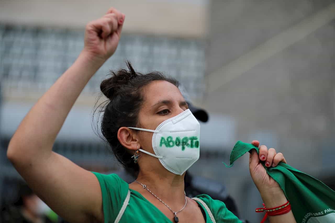 Mujeres ecuatorianas en vigilia por ley de aborto por violación 1