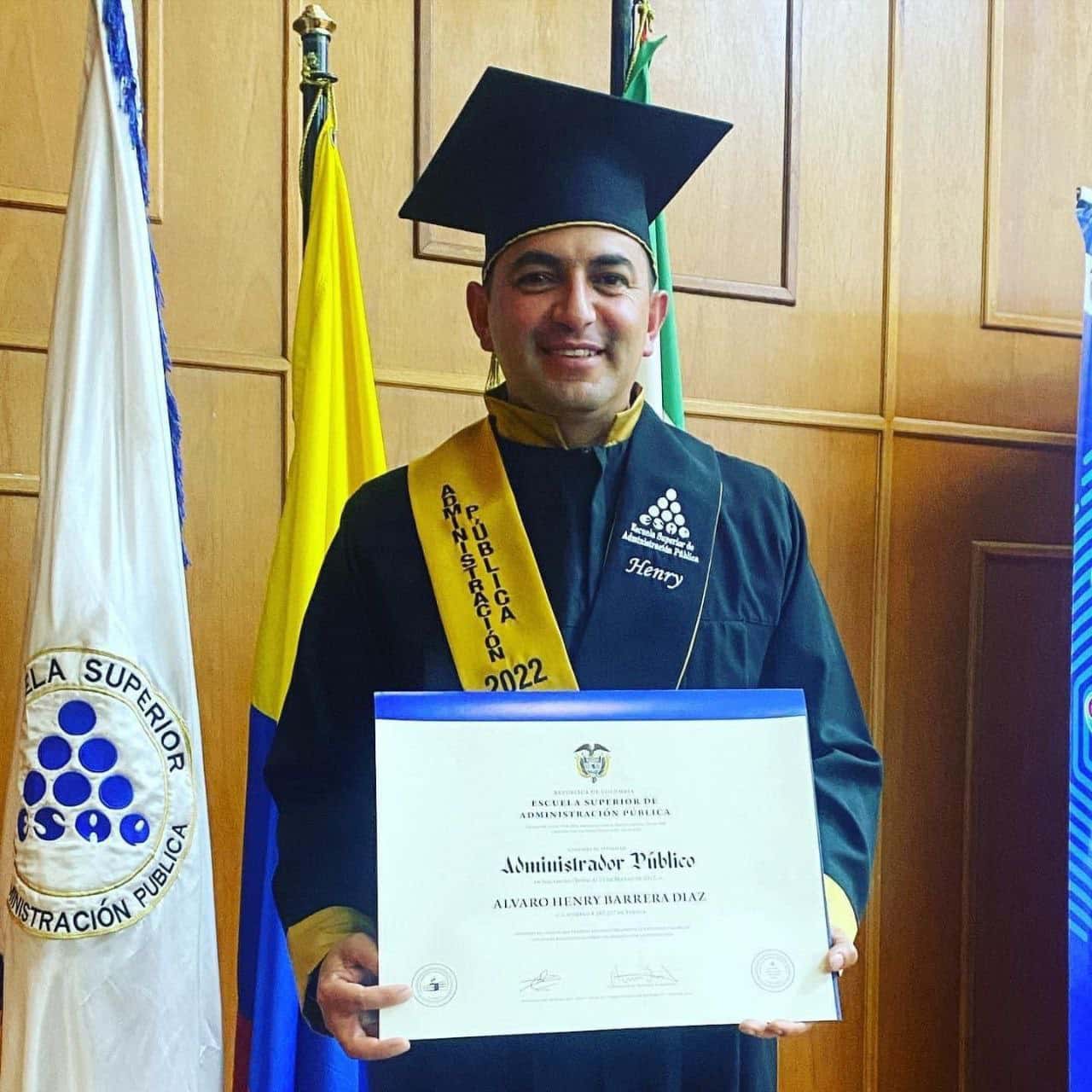 El alcalde de Tópaga recibió el título de administrador público de la Esap #Tolditos7días 1