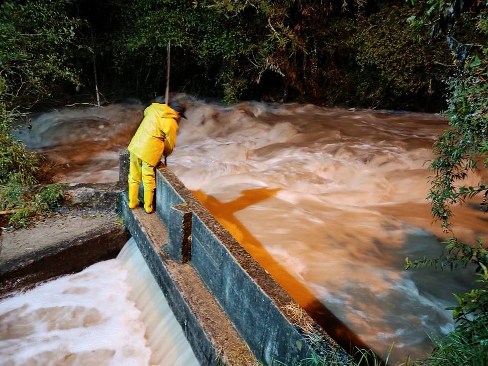 Duitama en alerta tras emergencia en la vereda La Trinidad por alto caudal del río Surba 6