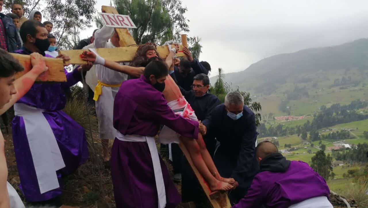 El tradicional Vía Crucis al cerro de La Cumbre en el municipio de Mongua 2