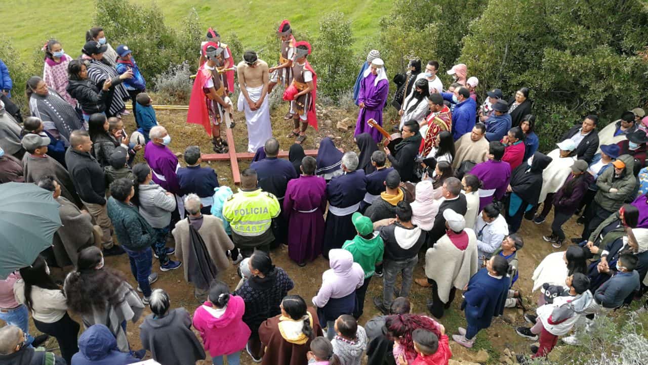 El tradicional Vía Crucis al cerro de La Cumbre en el municipio de Mongua 7