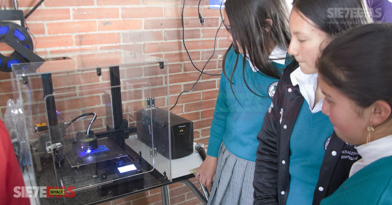 El proyecto Laboratorios de Innovación Educativa entrega herramientas de última tecnología a instituciones educativas públicas. Foto: Camilo Barón/Boyacá Sie7e Días.