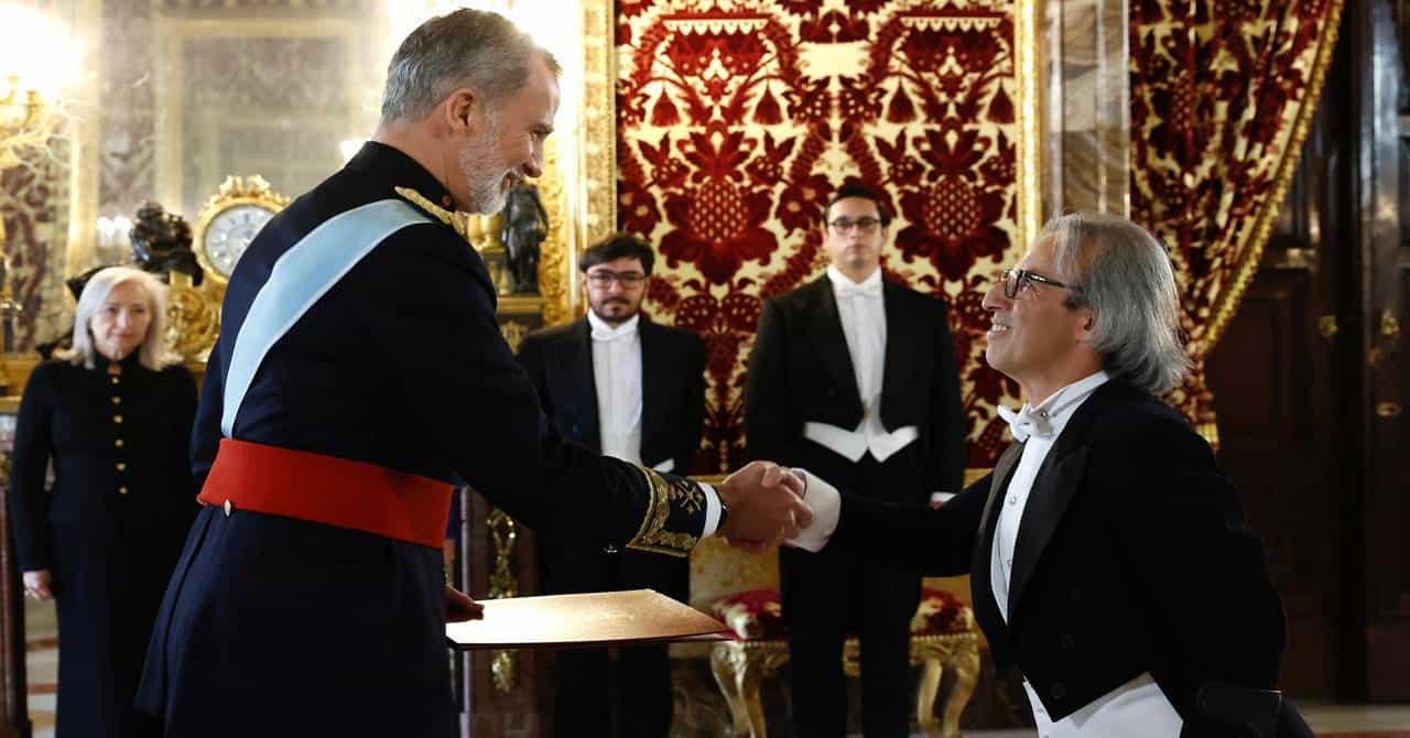 Un tunjano presentó ante el rey de España sus credenciales como embajador de Colombia #Tolditos7días 1
