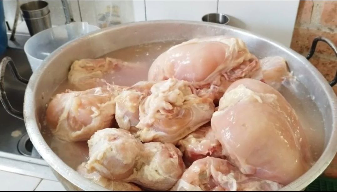 Gobernación de Boyacá se pronuncia sobre pollo descompuesto para el PAE  hallado por la Procuraduría - Boyacá 7 Días