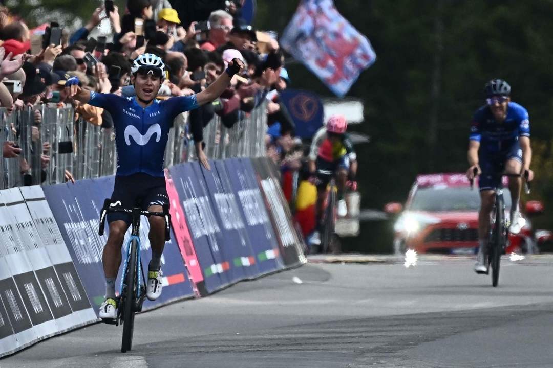 Crans Montana (Suiza), 19/05/2023.- El ciclista colombiano Einer Augusto Rubio de Movistar Team gana la 13ª etapa del Giro de Italia 2023 de 74 km desde Le Chable hasta Crans-Montana, Suiza, el 19 de mayo de 2023. (Ciclismo, Suiza) EFE/EPA/LUCA ZENNARO
