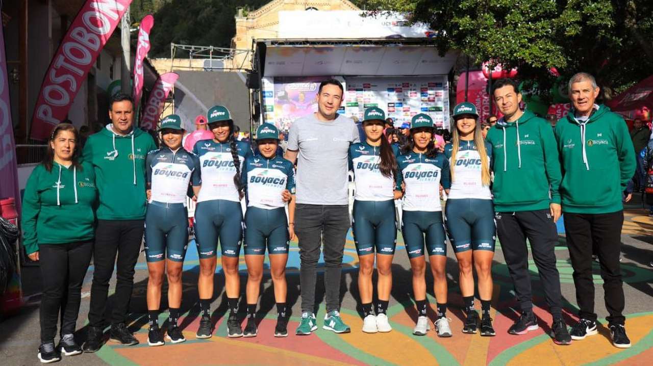 Seis jóvenes promesas del ciclismo boyacense corren en la Vuelta Colombia Femenina desde este miércoles y hasta el próximo domingo. Foto: Team Boyacá Avanza.