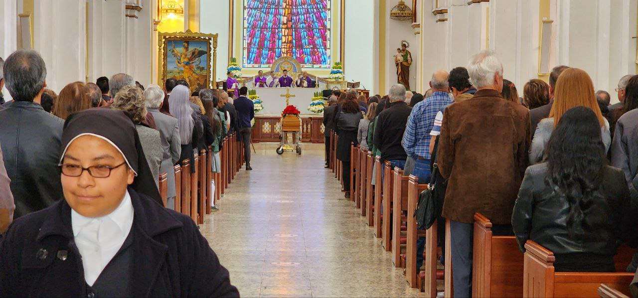 En la Catedral de San Martín de Tours se llevaron a cabo las honras fúnebres del profesor Jaime Vargas Izquierdo: Foto: archivo particular
