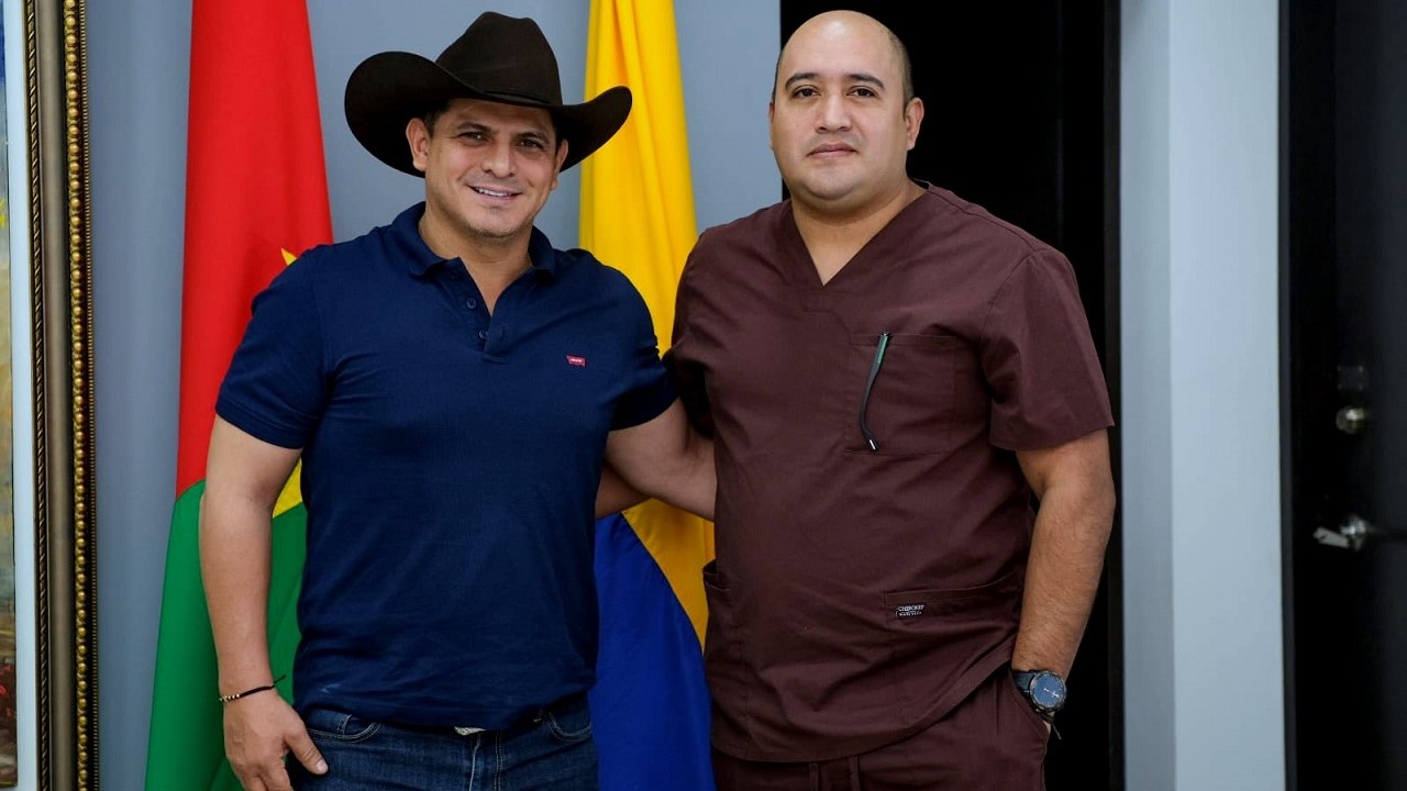 El gobernador de Casanare posesionó al médico cirujano Ángel Andrés Ávila Pérez como nuevo gerente del Hospital Regional de la Orinoquia. Foto: archivo particular