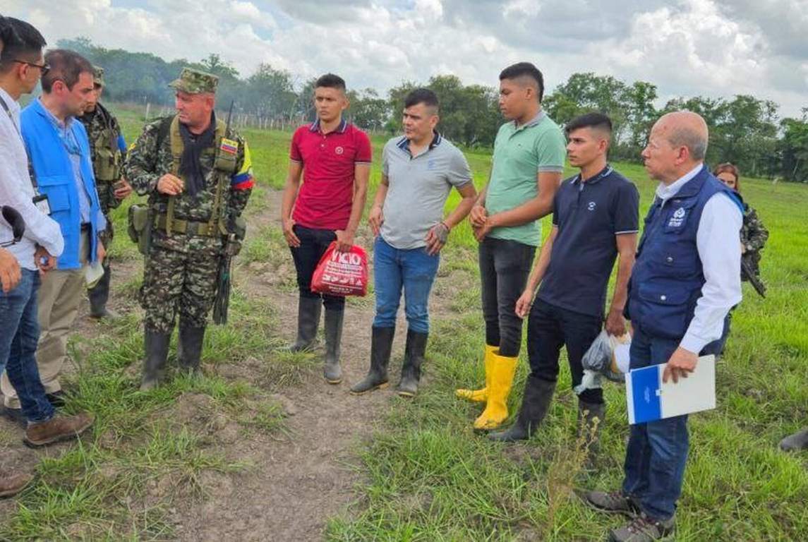 Las disidencias de las Farc liberaron a cuatro personas que habían sido secuestradas el 18 de abril pasado. Foto: Defensoría del Pueblo