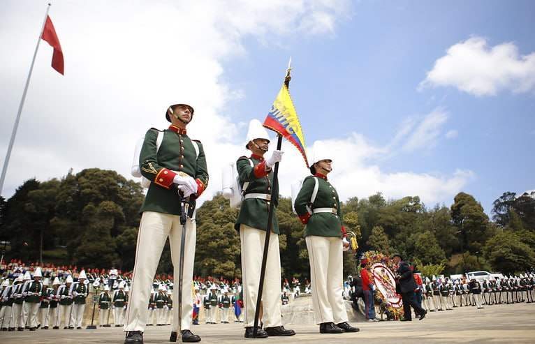 Este lugar también sirvió de escenario para honrar al Ejército Nacional y reconocer el papel que ha venido desempeñando a lo largo de más de dos siglos. Foto: Presidencia de la República.