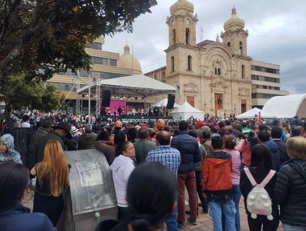 En la Plaza de Los Libertadores se llevó a cabo ‘La primera batalla carranguera’ en el 51 Festival Internacional de la Cultura Campesina. Foto: Gerson Flórez/Boyacá Sie7e Días.