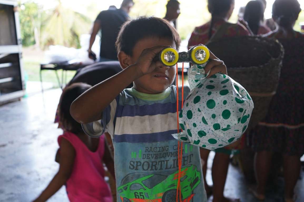 Desde diversos alimentos de la canasta familiar como arroz y granos, regalos y juguetes para los niños y niñas, hasta sillas Rimax fueron trasladados desde Tunja hasta los resguardos. Foto: Prensa Corpoboyacá.