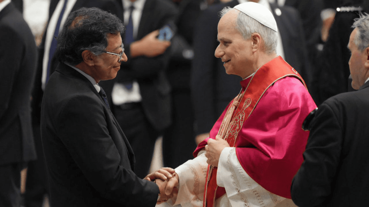 Petro invitará al papa León XIV a que visite Colombia 1 Petro Leon XIV