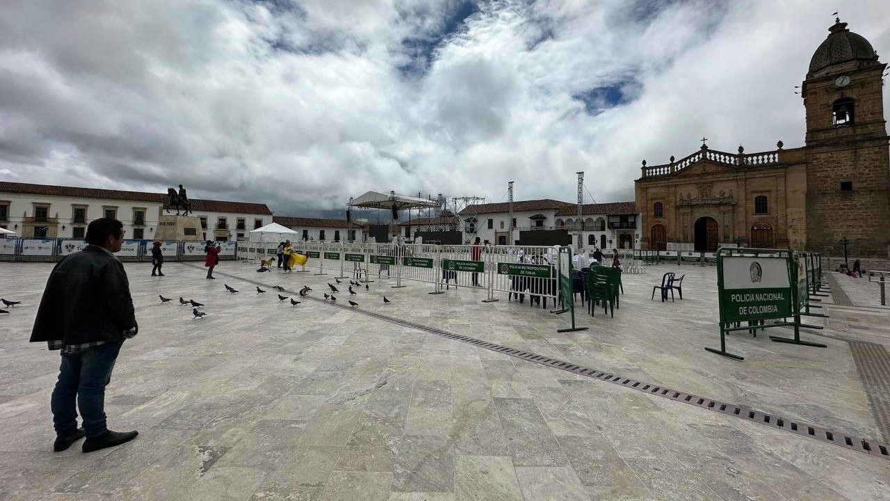 Admiten tutela de veedora ambiental y de servicios públicos de Tunja contra la Superintendencia de Servicios #Tolditos7días 1 Plaza de bolivar de tunja Foto archivo Boyaca Sie7e Dias
