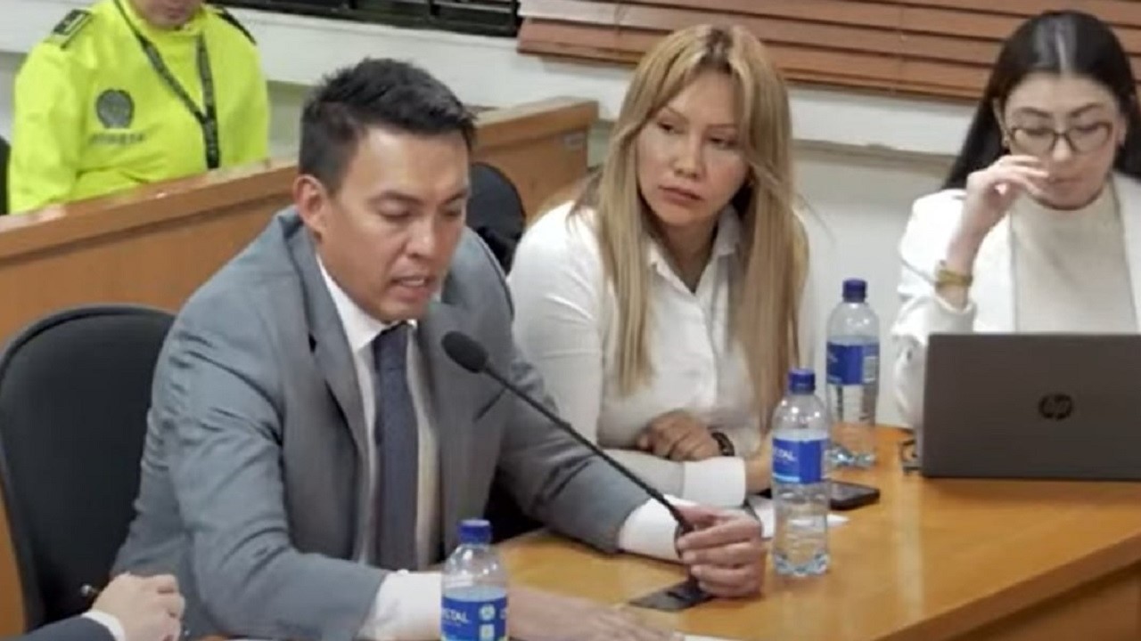 Sandra Ortiz dice que la fiscal general quiere tapar la verdad de lo que pasó en la Unidad para la Gestión del Riesgo #Tolditos7días 2 Sandra Ortiz en audiencia. 2025. Foto archivo particular