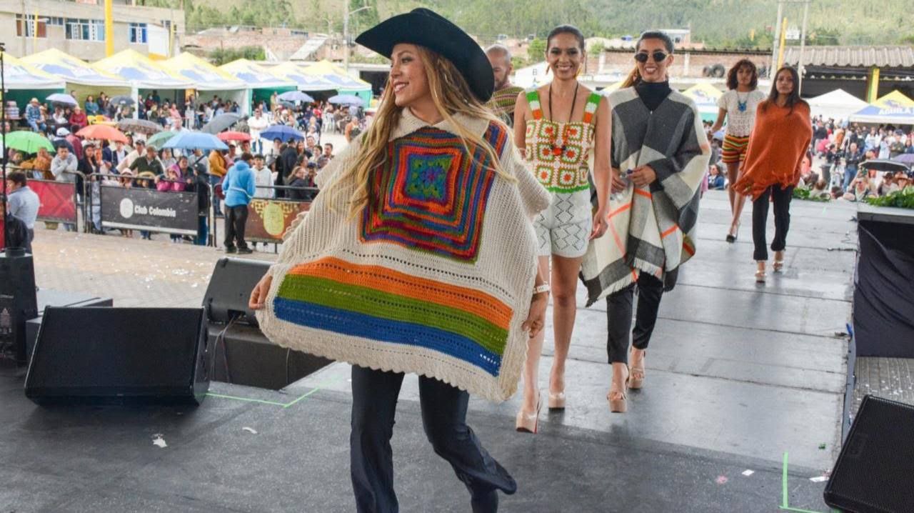 Nobsa vivió una fiesta cultural sin precedentes con ‘El mundo mágico de la ruana 2025’ 1 Festival de la Ruana 2025 Nobsa
