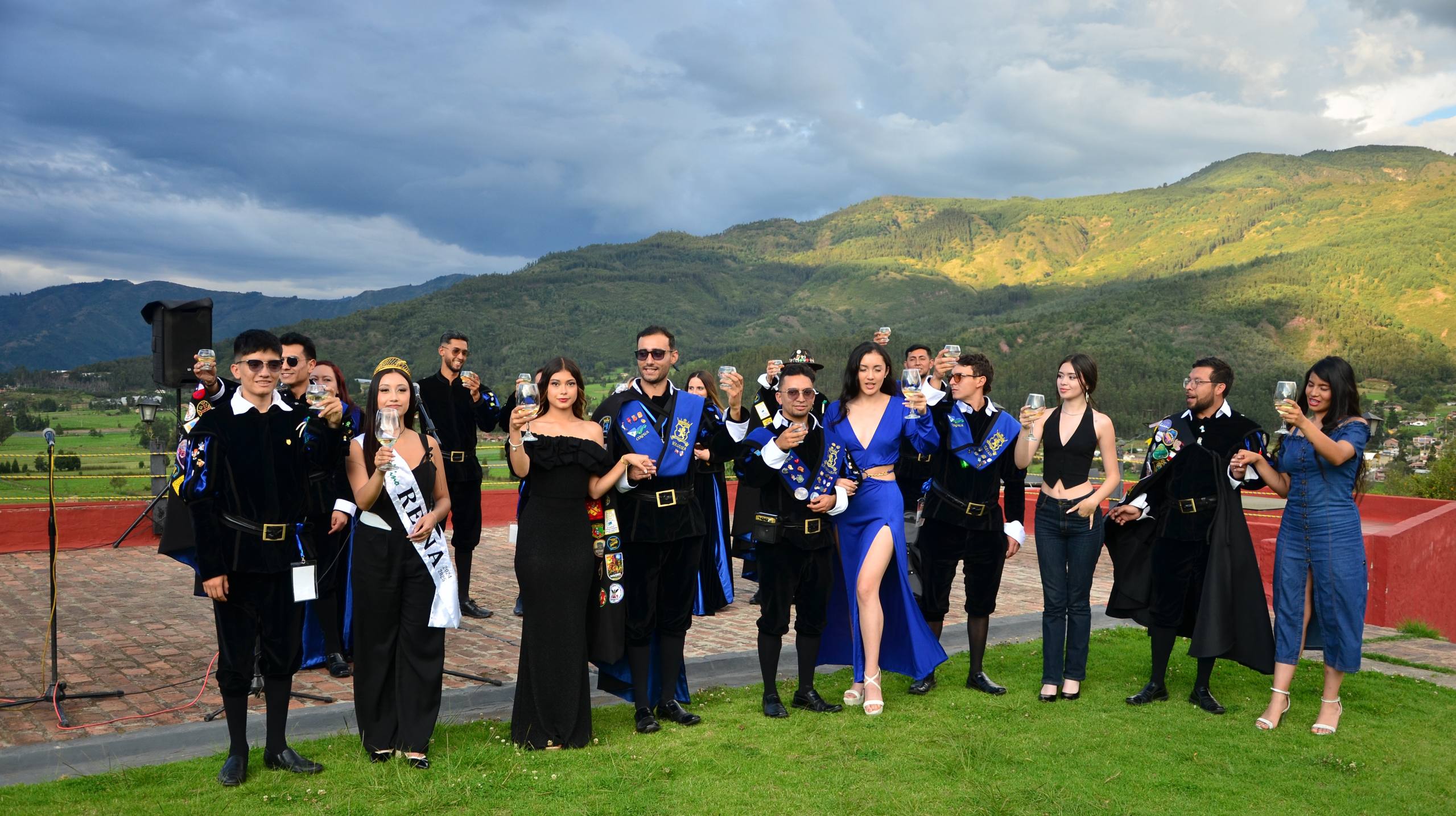 La actual reina y candidatas al Reinado Vid & Vino Internacional 2025-2026. Foto: suministrada a Boyacá Sie7e Días.