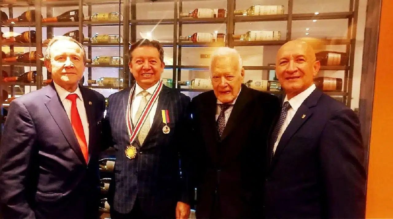 El boyacense Julián Rincón ha recibido diversos reconocimientos por su trabajo de arquitecto y por su filantropía. Foto: suministrada a Boyacá Sie7e Días