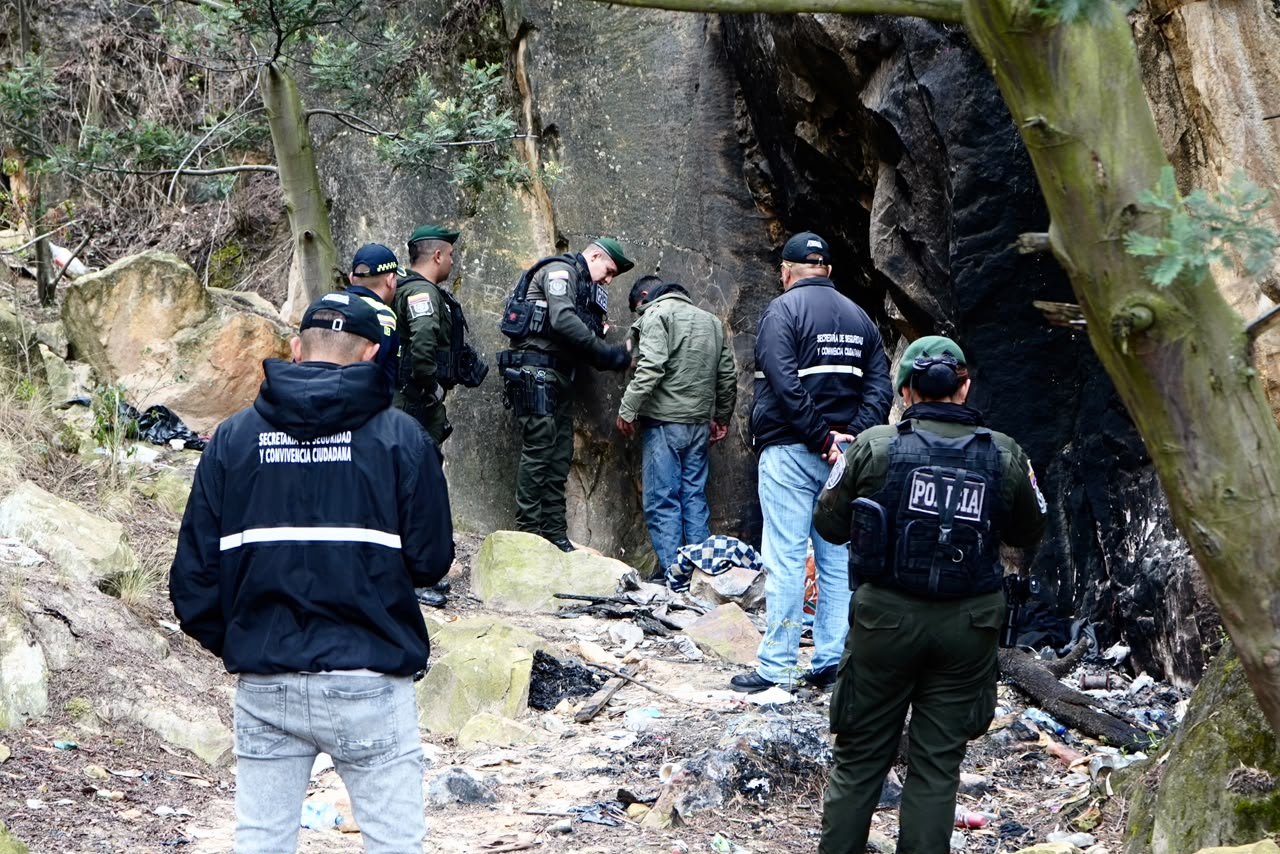 En diferentes puntos de la ciudad se desarrollan acciones de vigilancia y recuperación del espacio público, en donde participan la Secretaría de Seguridad y Convivencia Ciudadana, la Policía de Sogamoso, uniformados del Grupo de operaciones Especiales GOES y los Gestores de Convivencia. Foto: Alcaldía de Sogamoso.