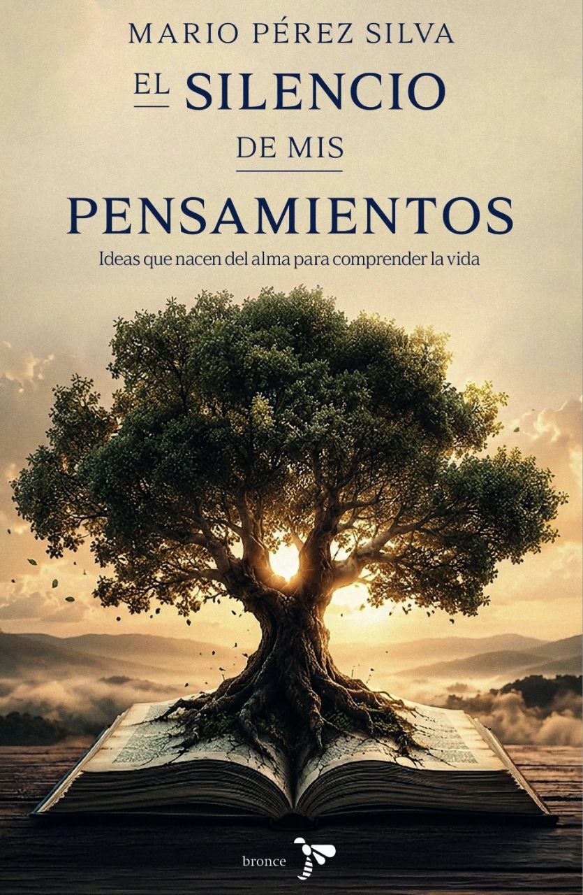 ‘El silencio de mis pensamientos. Ideas que nacen del alma para comprender la vida’, el primer libro de Mario Pérez Silva. Foto: suministrada a Boyacá Sie7e Días