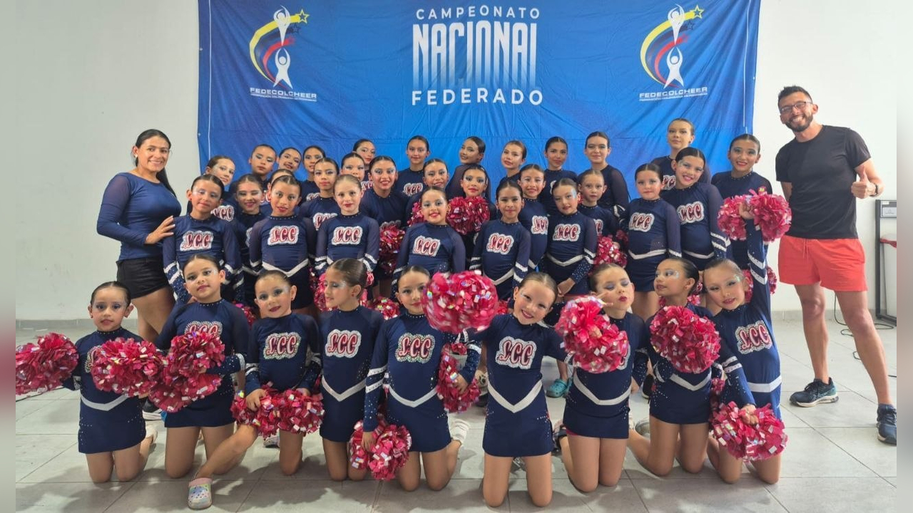 Equipo de porrismo del Liceo Cooperativo Campestre de Sogamoso. Foto: suministrada a Boyacá Sie7e Días