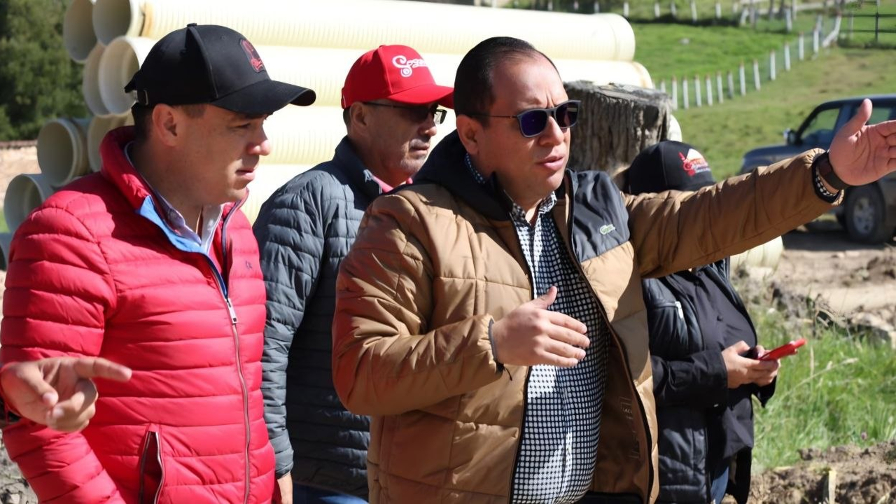 Mauricio Barón Granados, presidente de la junta directiva de Coservicios, y Felipe Chaparro, gerente de la Compañía. Foto: Coservicios