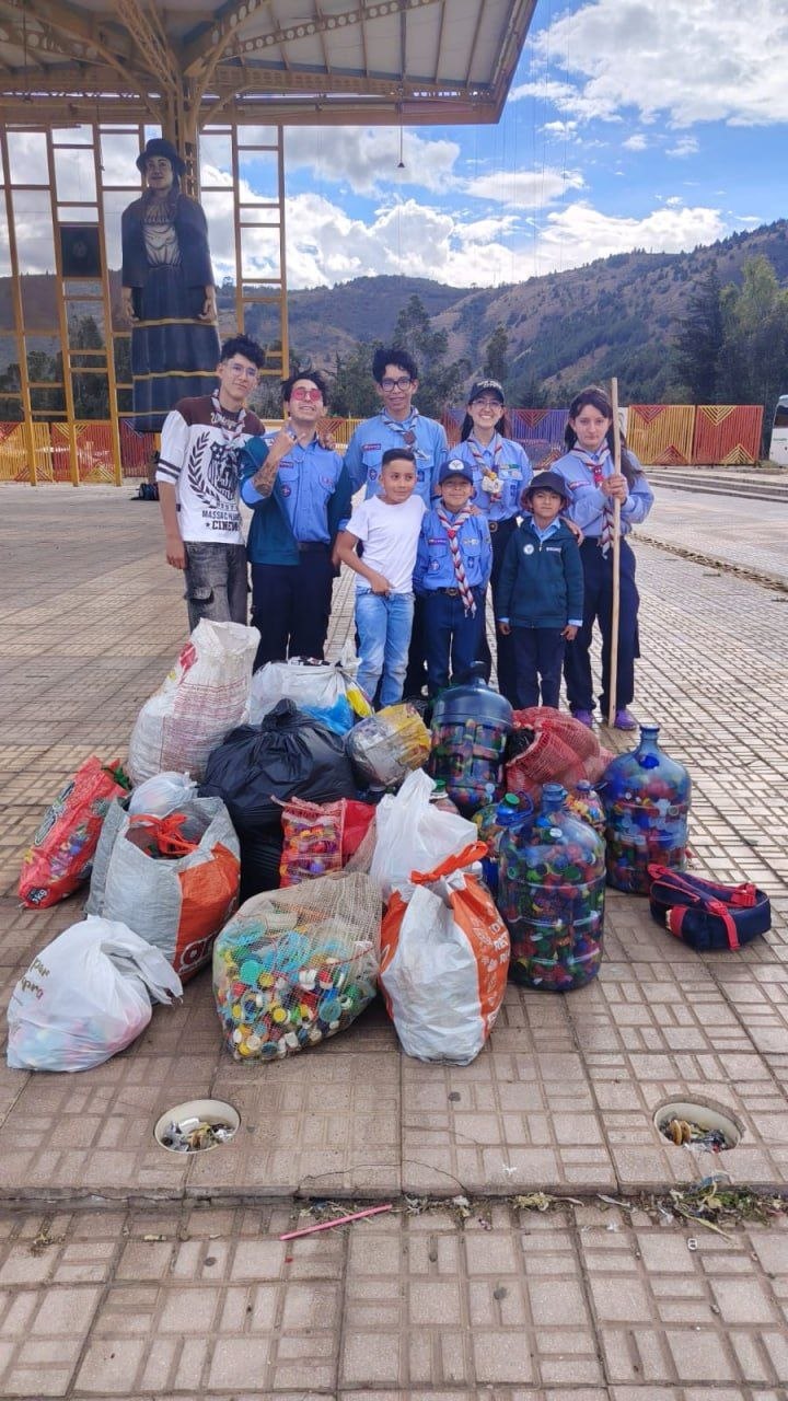 La recolección se hace todo el año, los grupos Scout hacen alianzas con establecimientos comerciales o motivan a sus familias a recoger las tapas. Foto: Grupo Scout