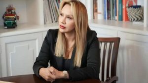 Sandra Ortiz exconsejera